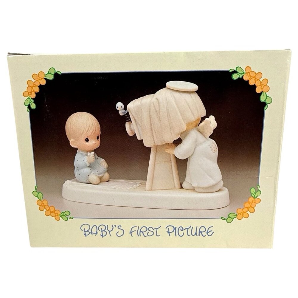 New 1983 Precious Moments Babys First Picture Figurine 1 of 8‎ Baby First Series - Picture 13 of 16